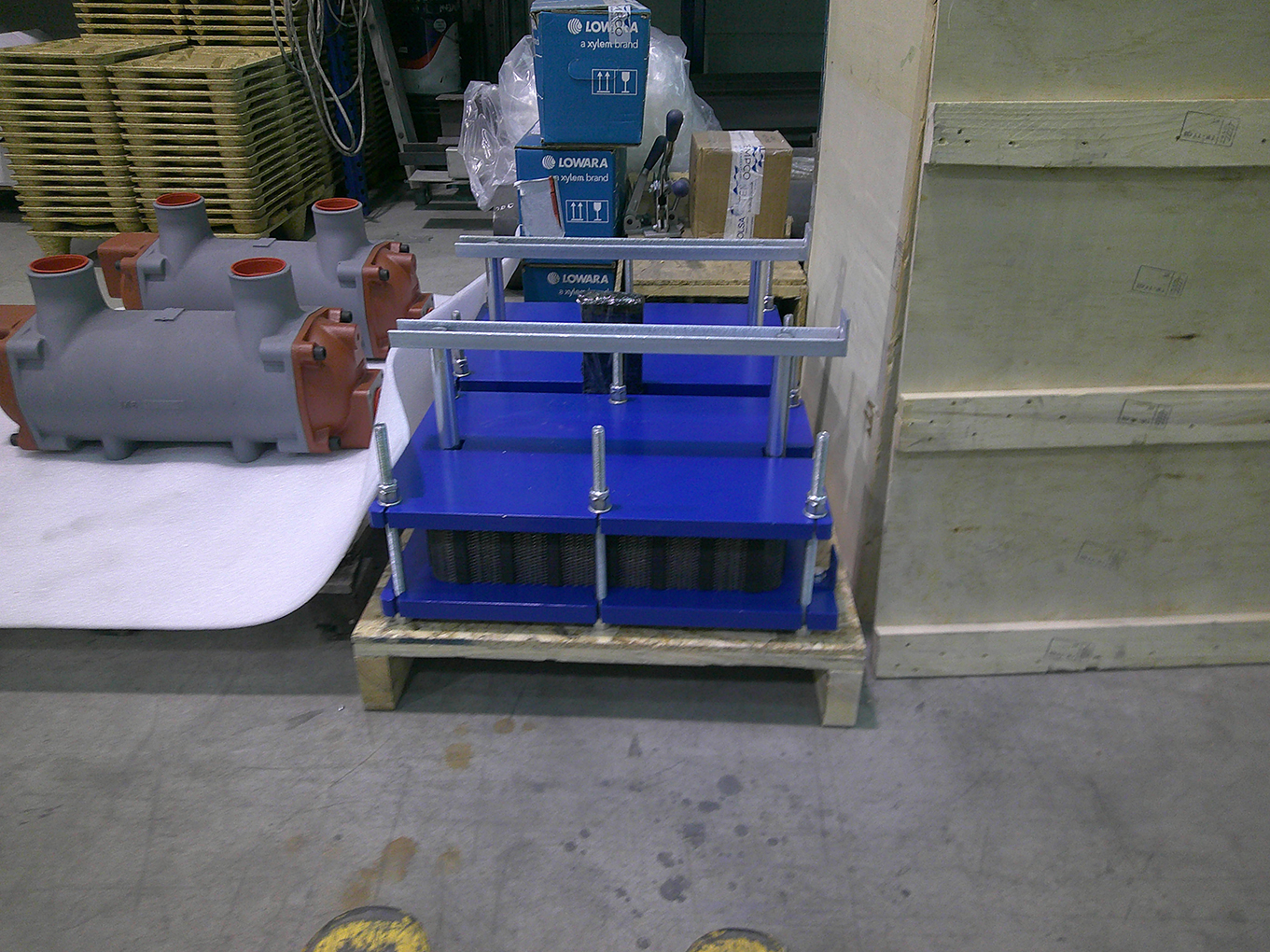 Immagine che mostra uno scambiatore di calore come componente di un sistema integrato per raffreddamento di gruppi elettrogeni di emergenza 