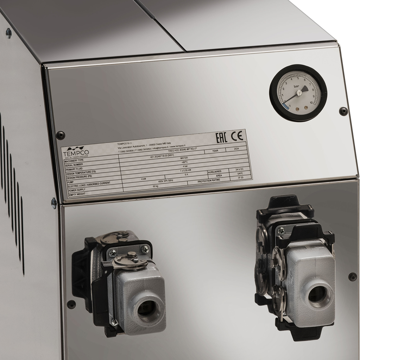 Immagine che mostra dettaglio del pannello di una centralina di termoregolazione T REG HC E con struttura interamente in acciaio inox per elevati standard di precisione e igiene nei settori pharma e food.