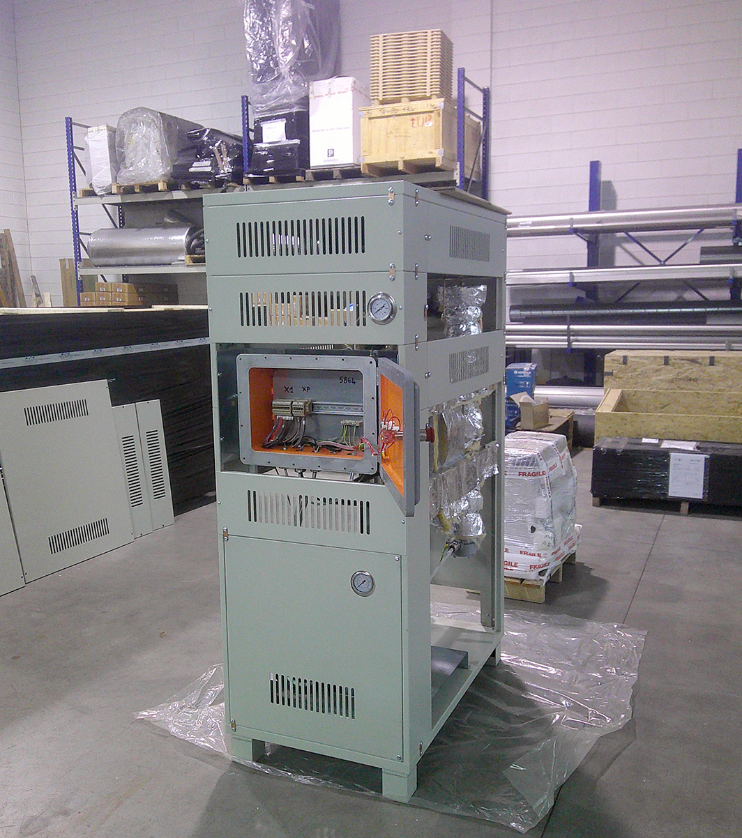 Image showing a temperature control unit (TCU); for ATEX zone installations, a dual configuration with a separate control panel in a safe zone allows to use advanced electronics to ensure maximum efficiency and reliability.